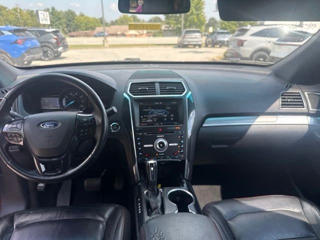 Used 2016 Red Ford Sport image 27