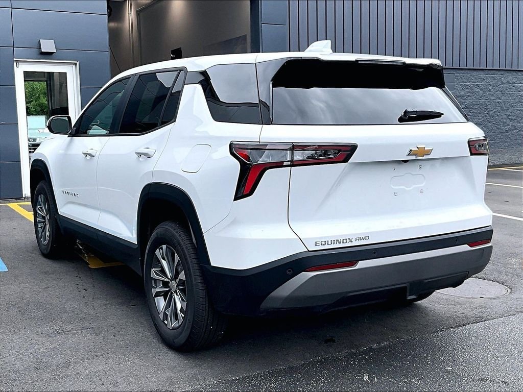 Used 2025 White Chevrolet LT image 6