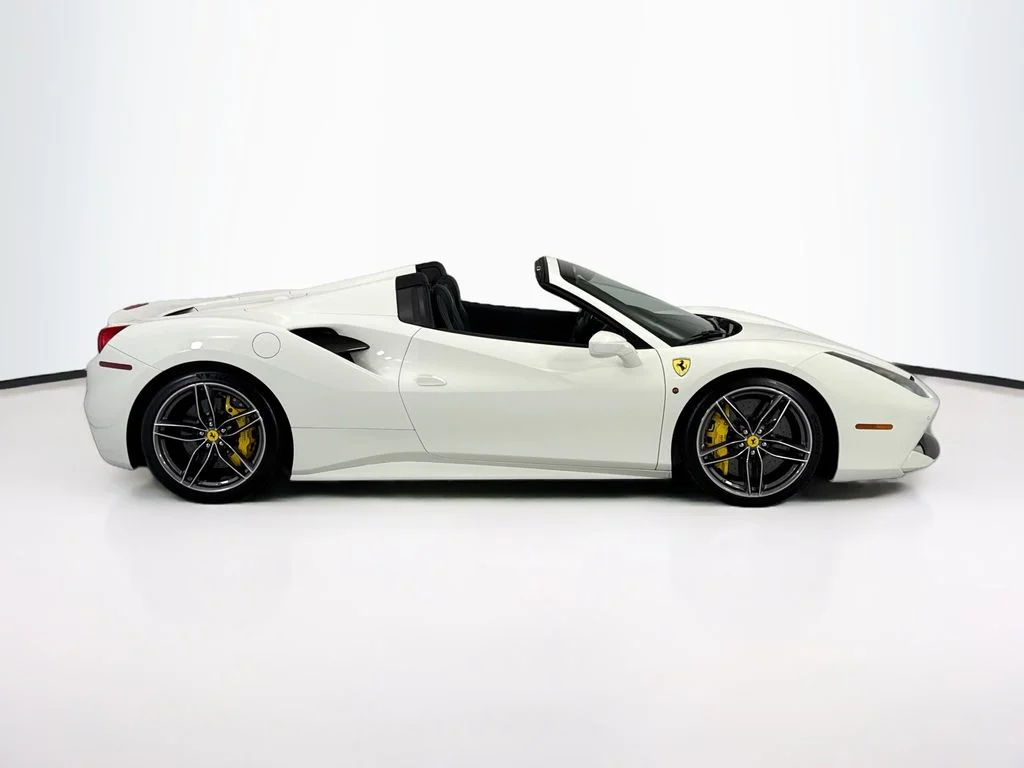 Used 2018 Bianco Avus Ferrari Base image 4