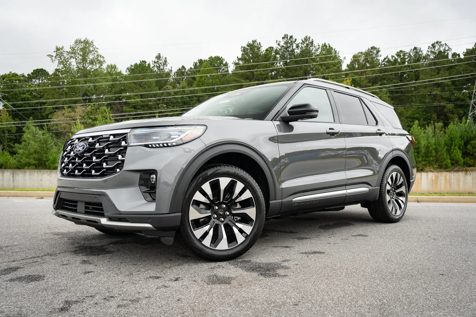 New 2027 Carbonized Gray Metallic Ford Platinum™ image 5