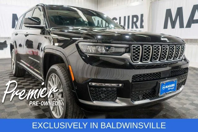 Used 2025 Black Jeep Summit image 4