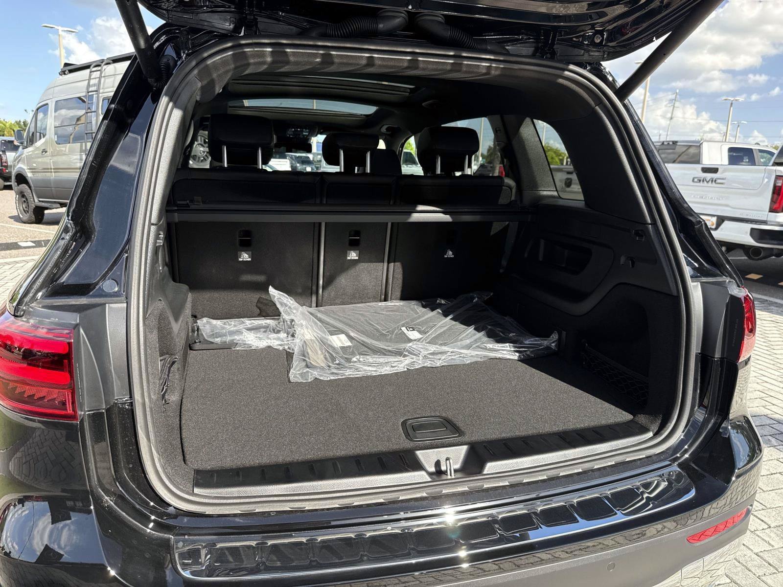 New 2026 Black Mercedes-Benz 250 SUV image 10