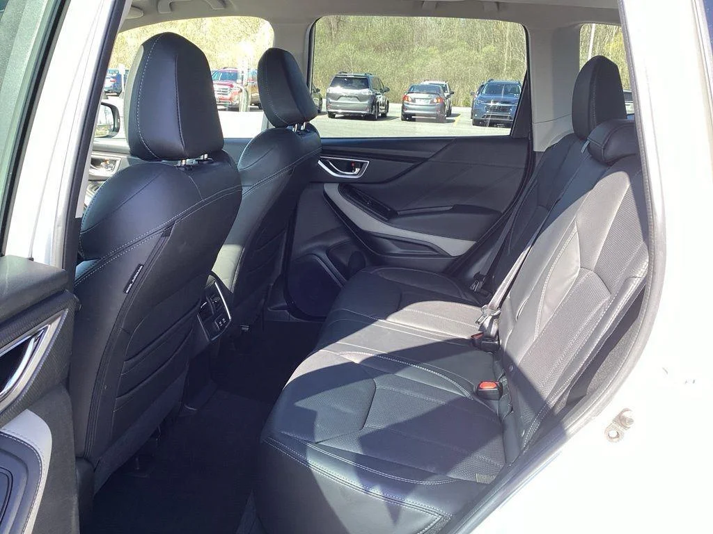 Used 2023 Crystal White Pearl Subaru Limited image 13