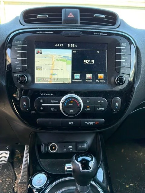 Used 2015 Silver Kia Exclaim image 20