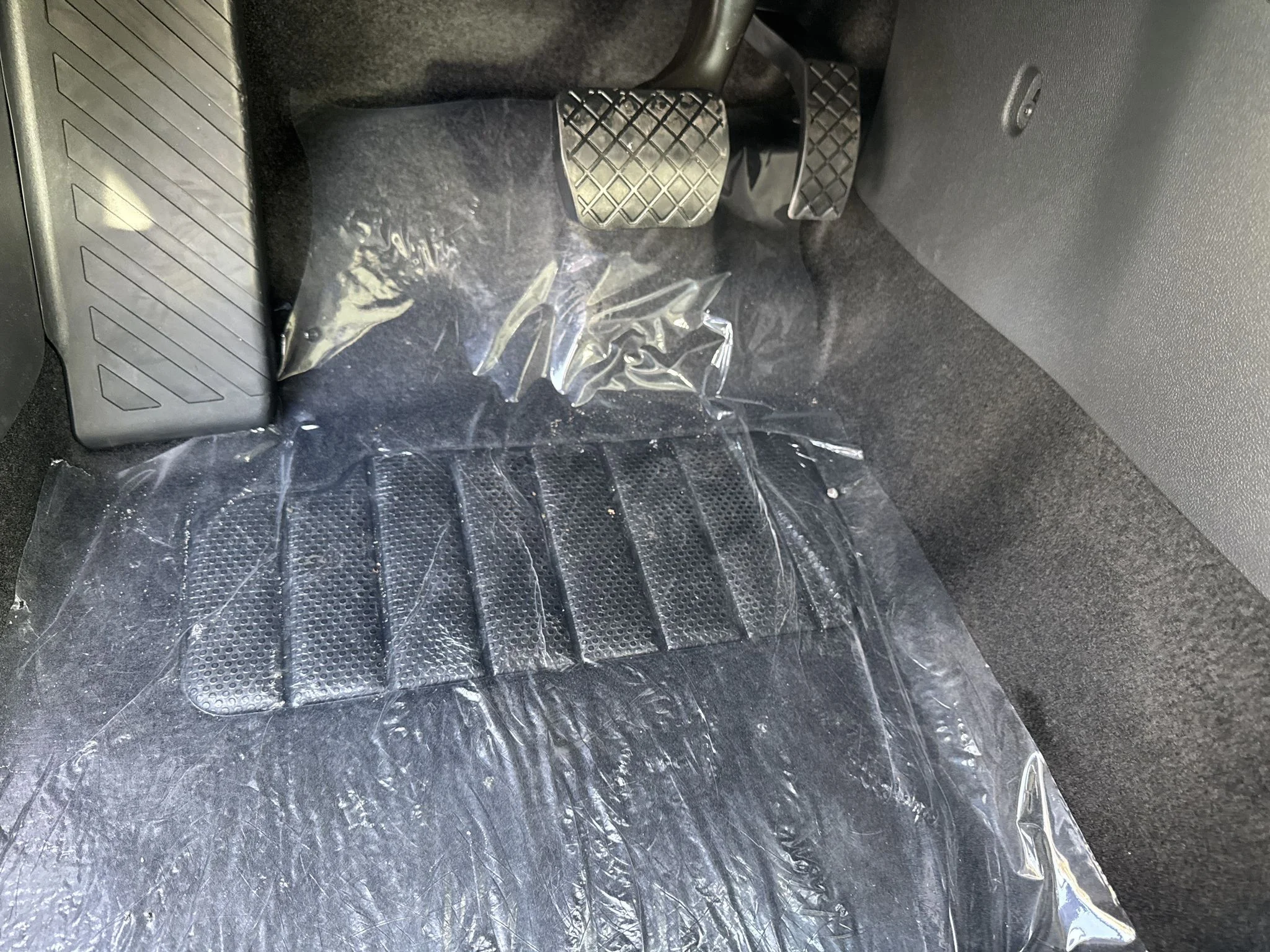 New 2026 Platinum Gray Metallic Volkswagen SEL image 15