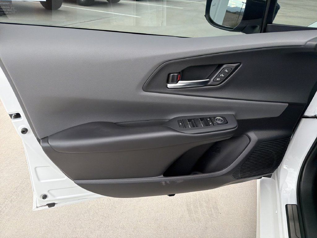 2025 Toyota Prius Limited - Photo 9