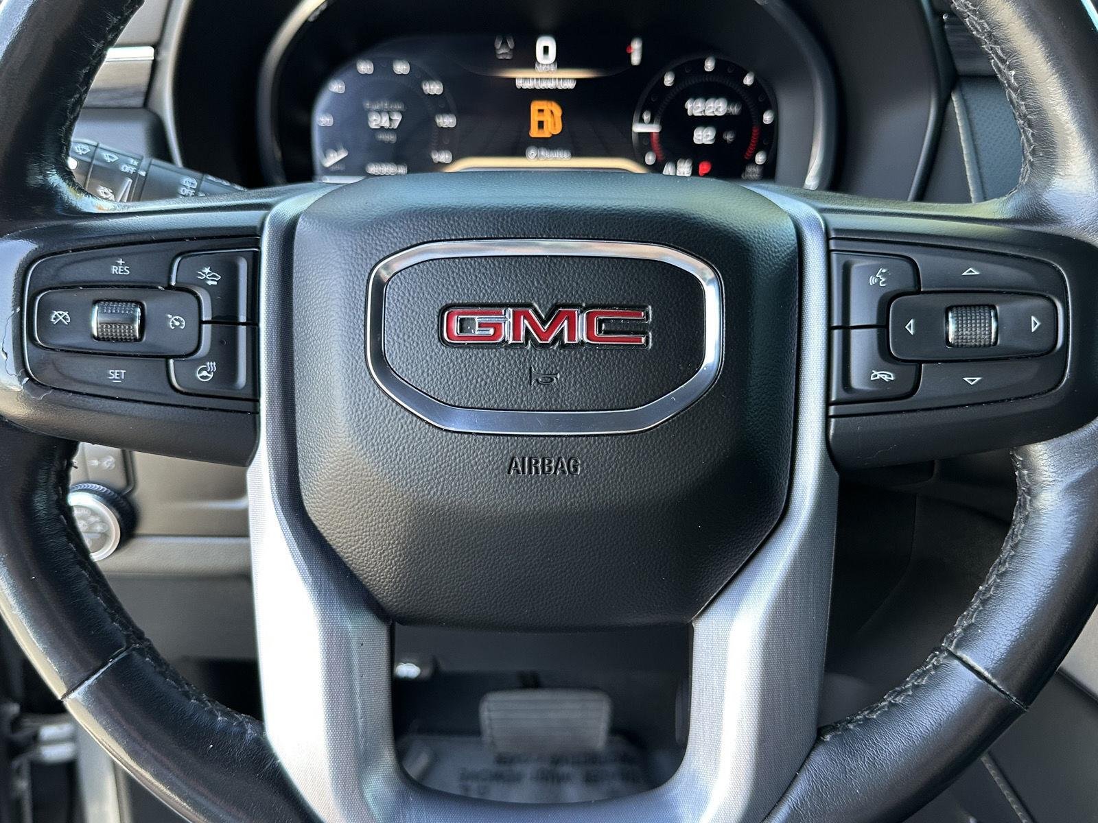 2023 GMC Yukon SLT - Photo 33