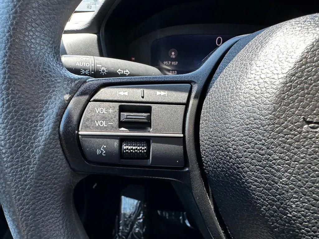Used 2024  Honda LX image 29