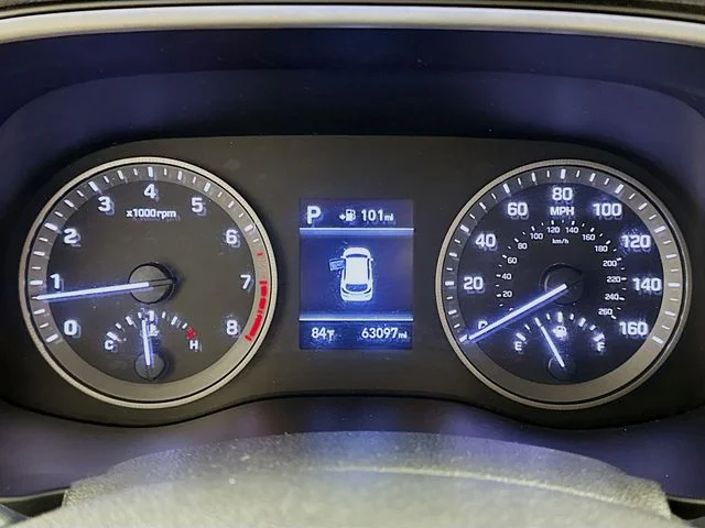 Certified Used 2021 White Hyundai SE image 16