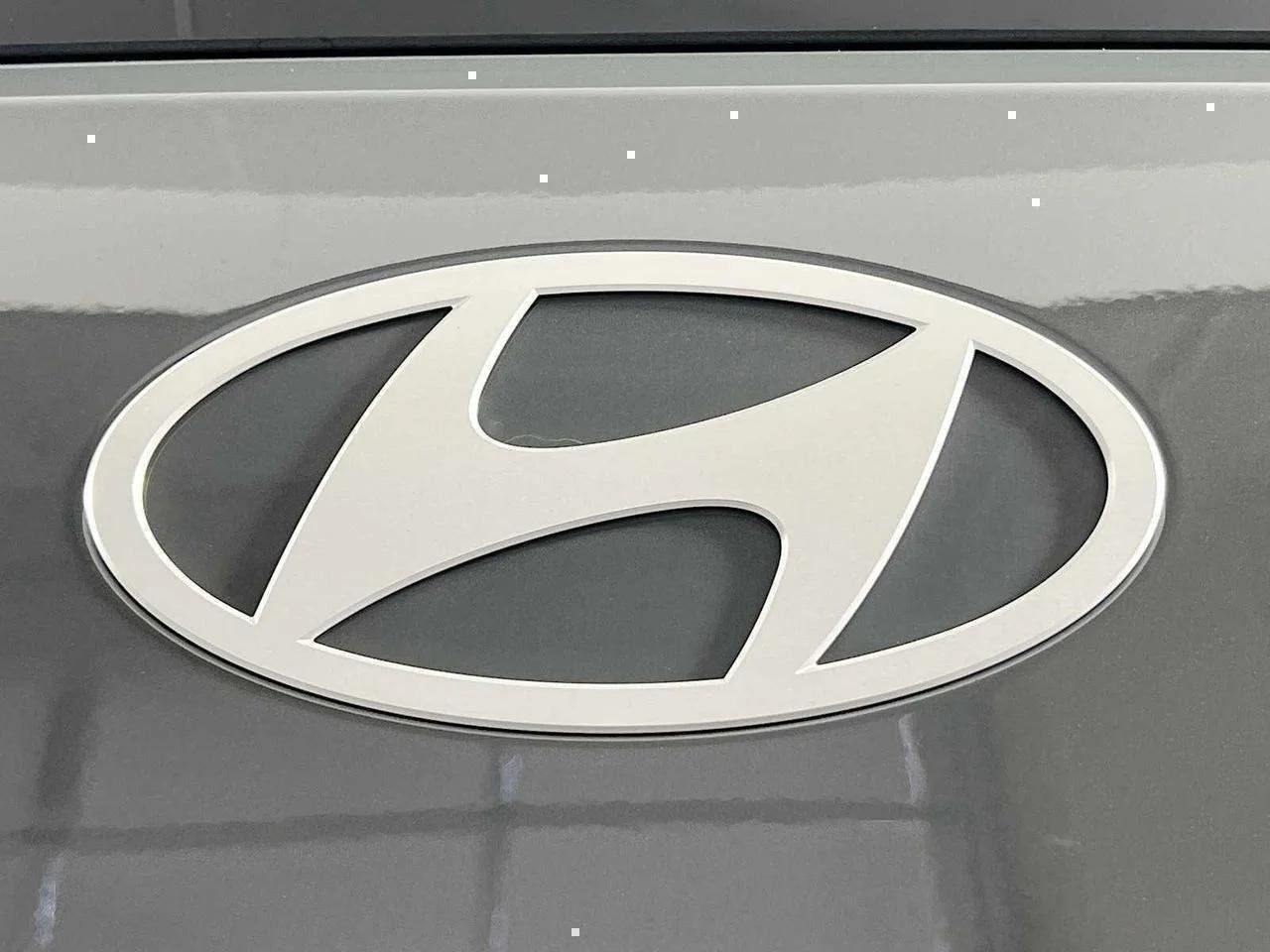 New 2026 Hampton Gray Hyundai SE image 19
