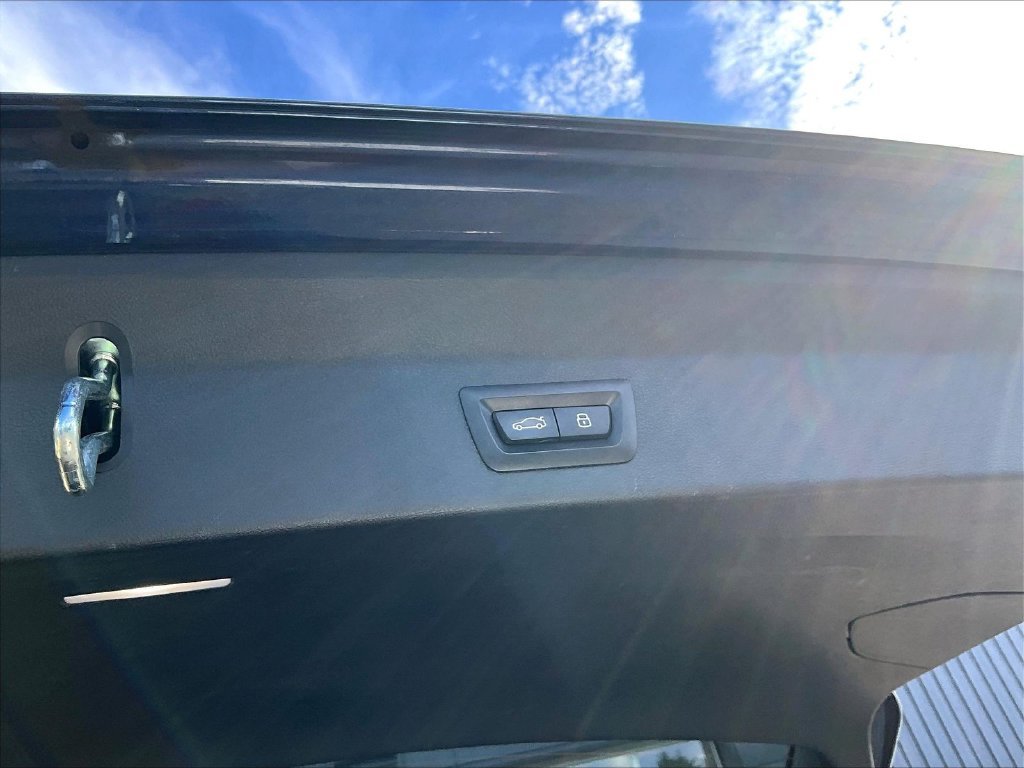 Used 2024 Blue BMW xDrive30i image 25