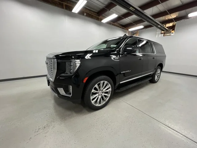 Used 2023 Black GMC Denali image 4