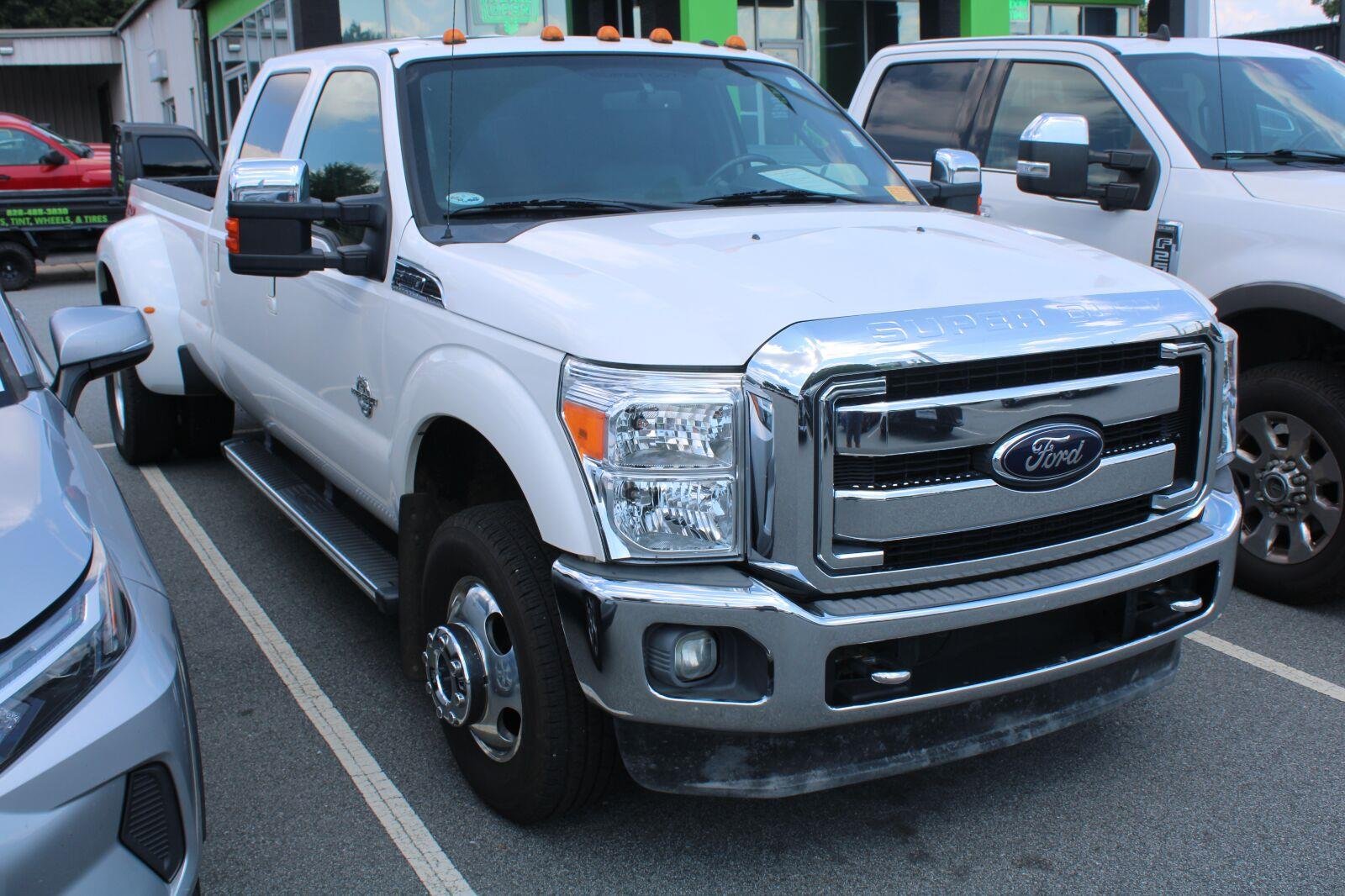 Used 2012 White Platinum Metallic Tri-Coat Ford Lariat image 3