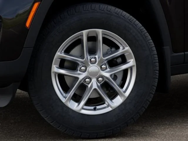 New 2026 Diamond Black Crystal Pearl-Coat Exterior Paint Jeep Laredo image 34