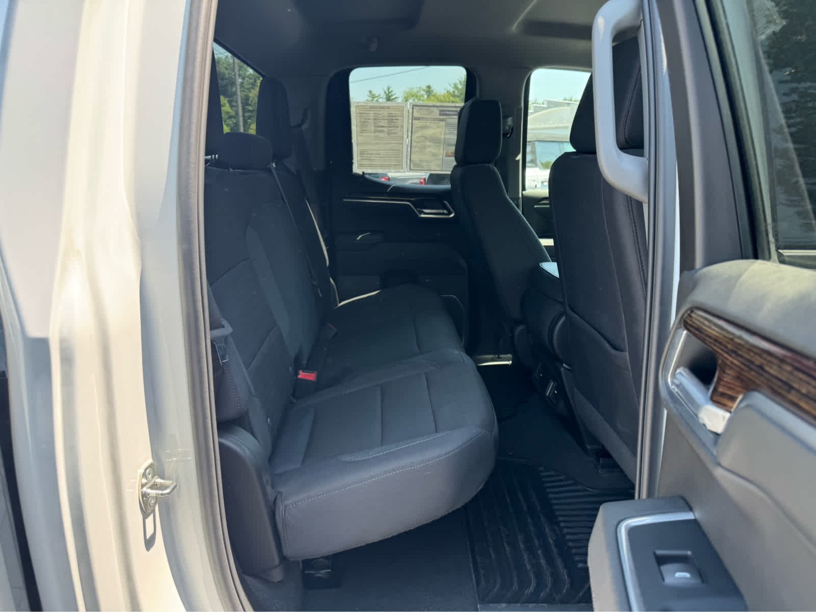 Used 2024 Summit White GMC Elevation image 12