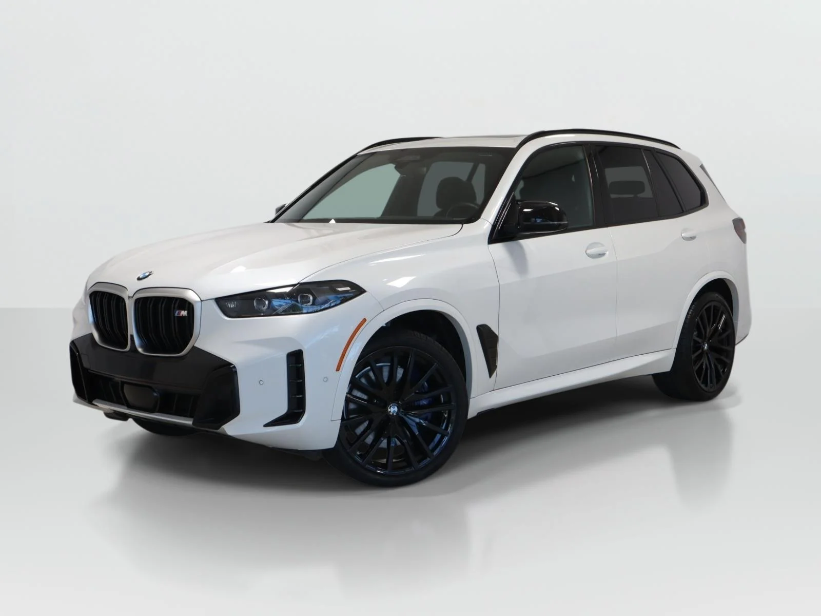 Used 2026 White BMW M60i Sports Activity Vehicle image 1