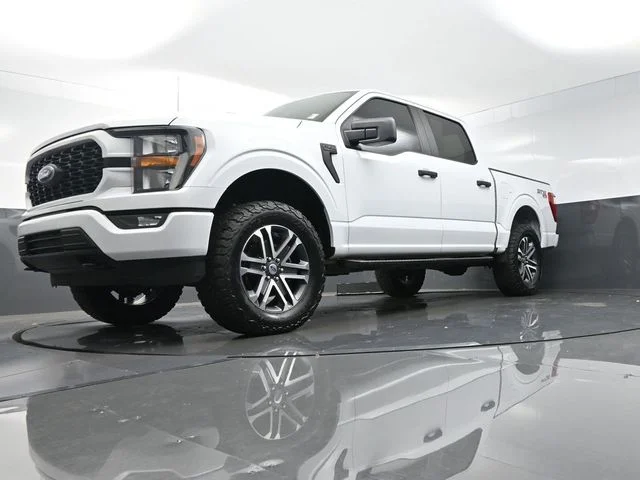 Used 2023 White Ford XL image 39