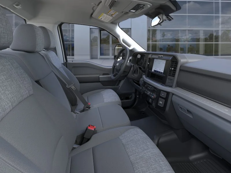 New 2026 Oxford White Ford F-600® XLT image 11