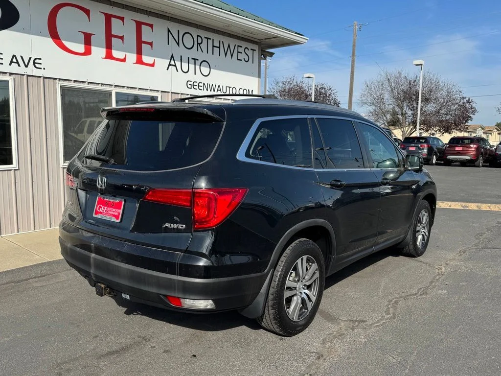 Used 2016 Black Honda EX-L image 3