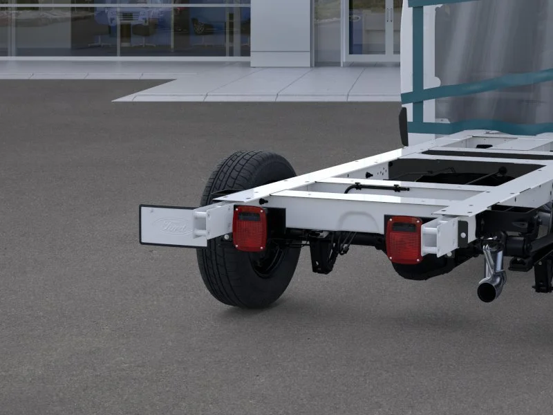 New 2026 Oxford White Ford Cutaway image 21