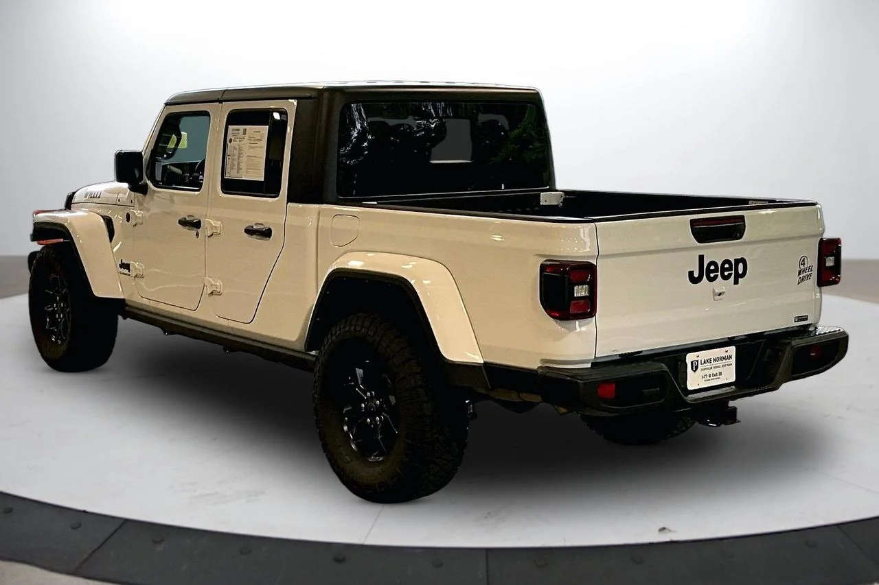 Used 2024 White Jeep Willys image 7