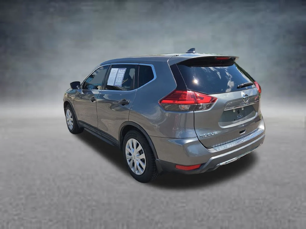 Used 2017 Gray Nissan S image 8