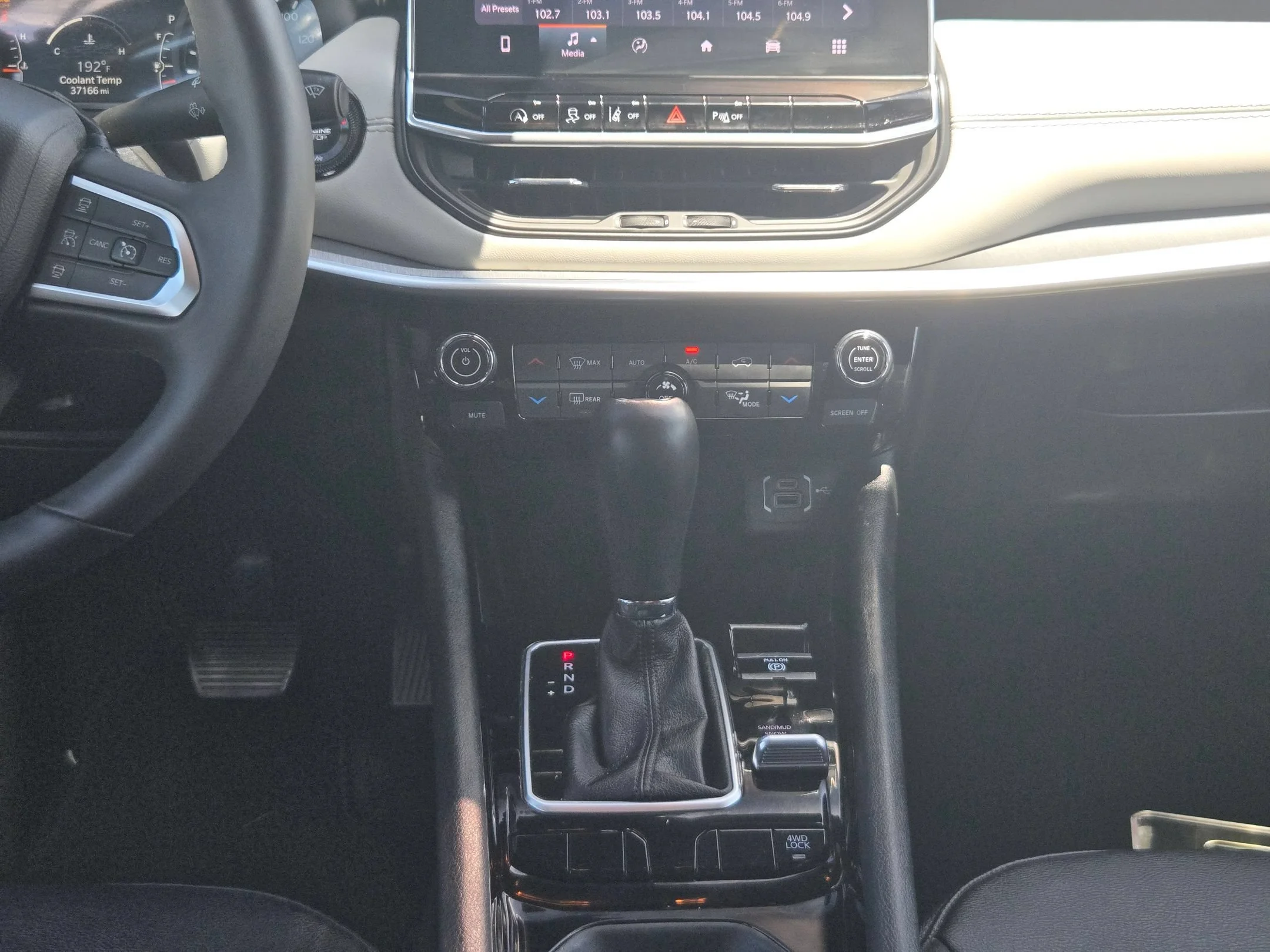 Used 2025 Silver Jeep Limited image 17