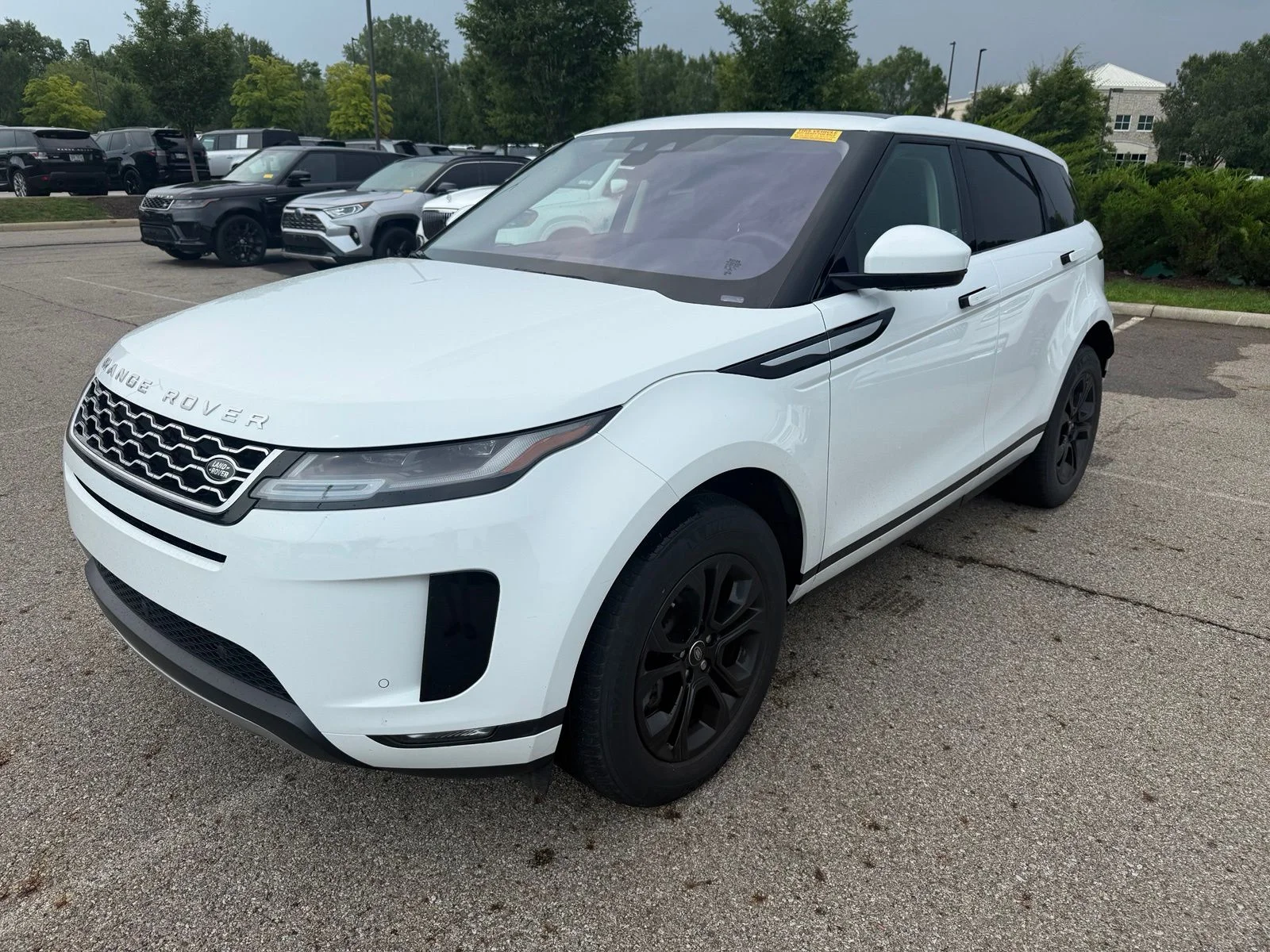 Used 2020 White Land Rover  image 1