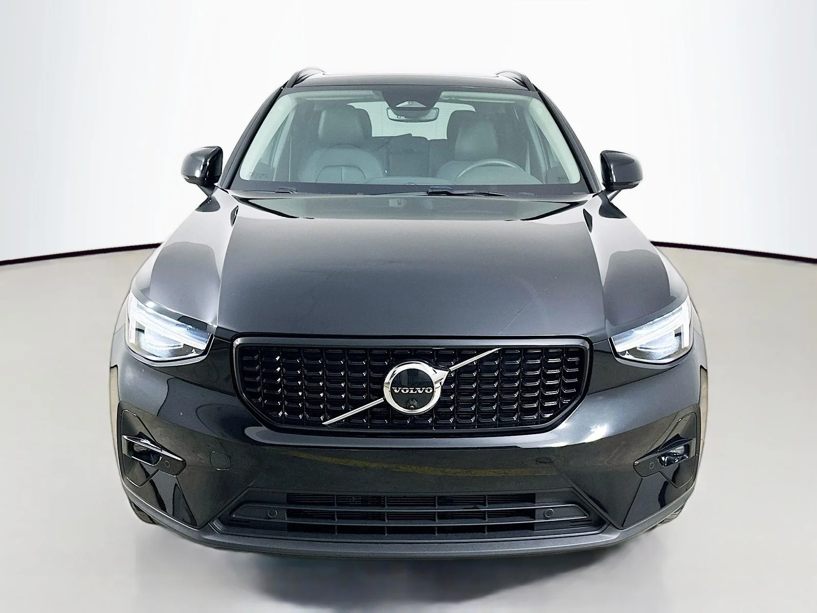 Used 2026  Volvo  image 2