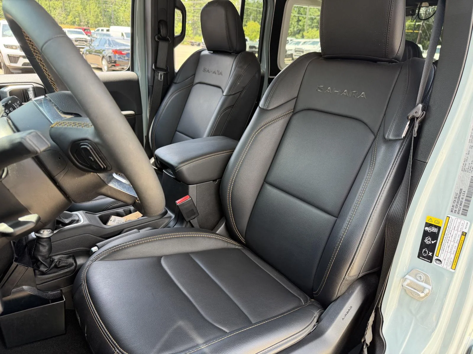 Used 2024 Earl Clearcoat Jeep Sahara image 14