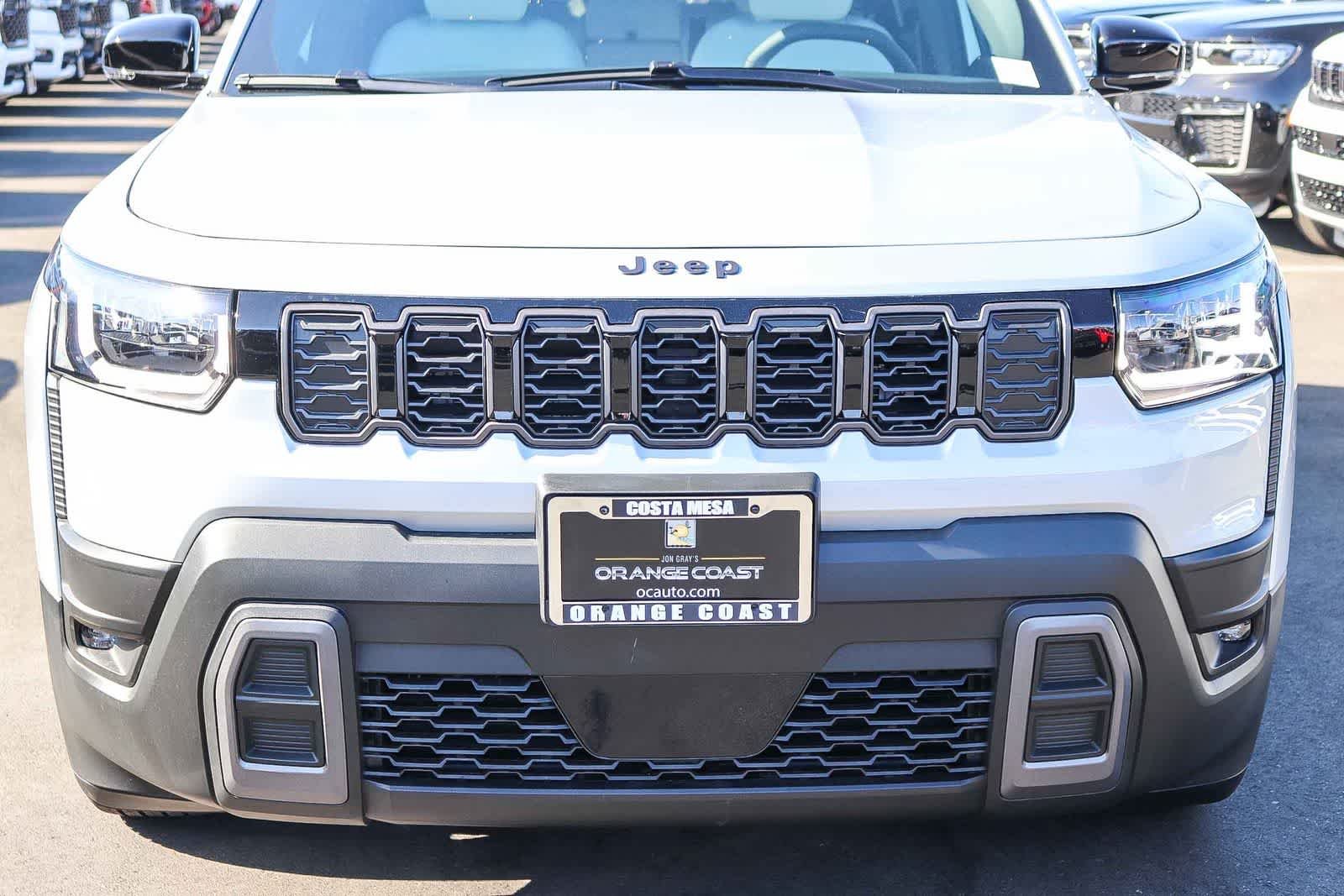New 2026 Silver Zynith Clear-Coat Exterior Paint Jeep Limited image 9