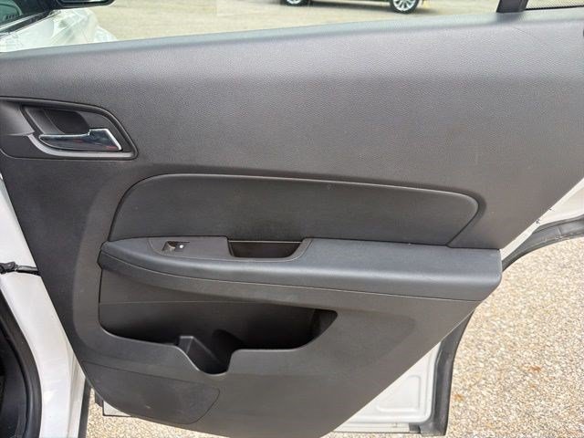 Used 2017 White Frost Tricoat GMC SLT image 18