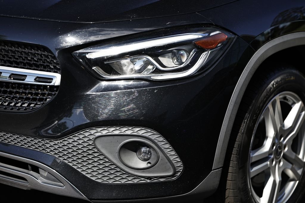 Used 2021 Cosmos Black Metallic Mercedes-Benz GLA 250 image 11