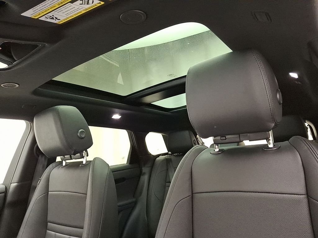 New 2026 Seoul Pearl Silver Land Rover Dynamic image 9