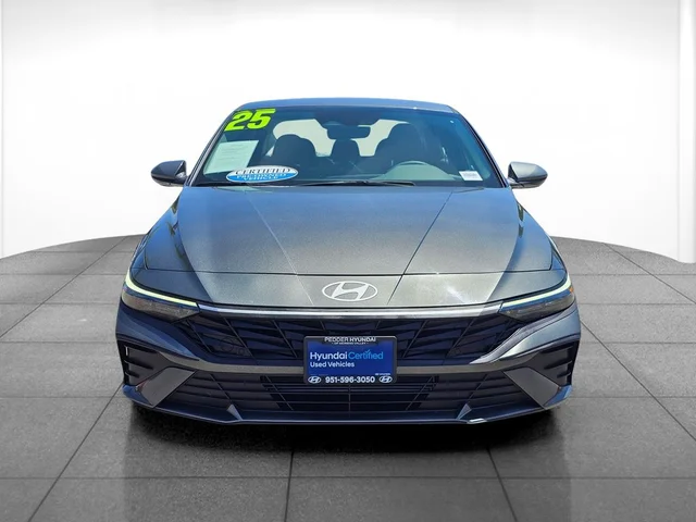 2025 Hyundai Elantra SE