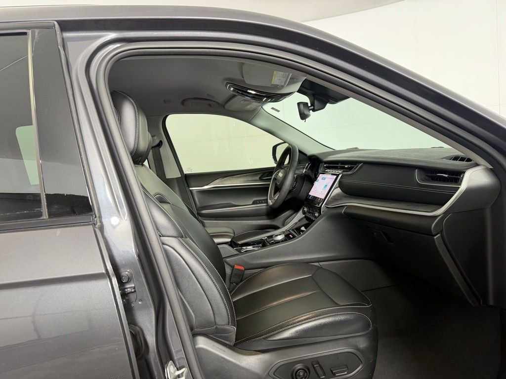 Used 2023 Gray Jeep Limited image 29