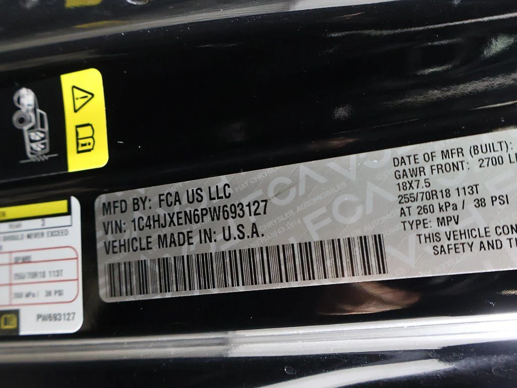 Used 2023 Black Jeep Sahara image 40