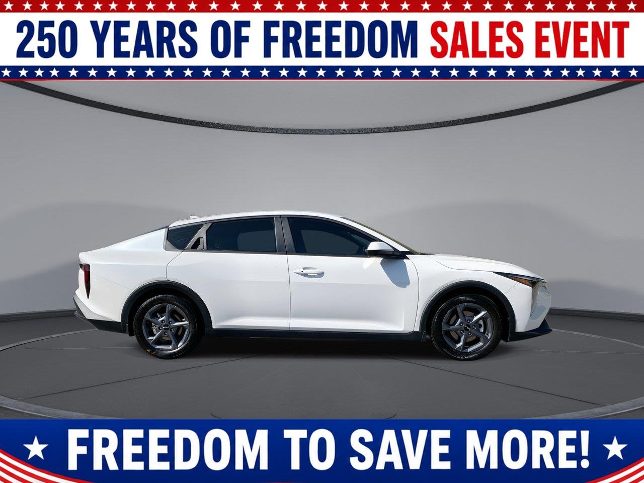 New 2026 Snow White Pearl Kia LXS image 9