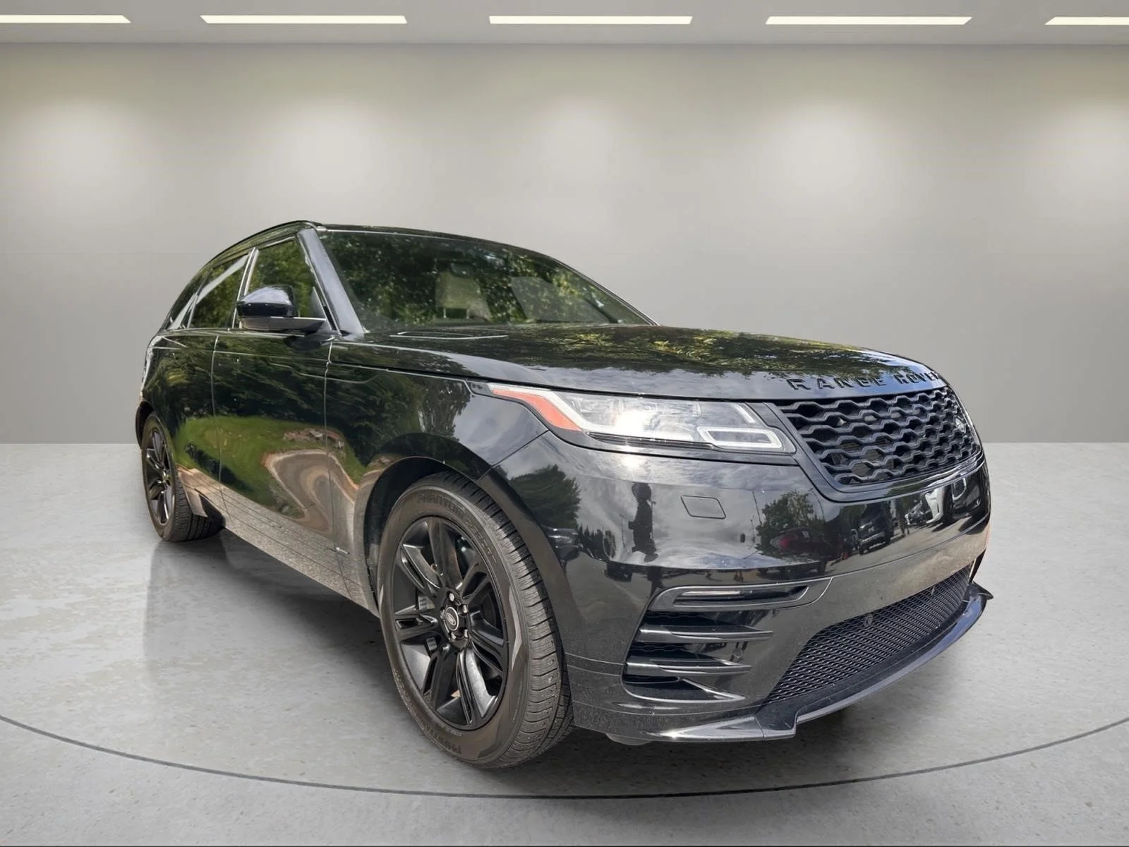 Used 2020  Land Rover R-Dynamic S image 8