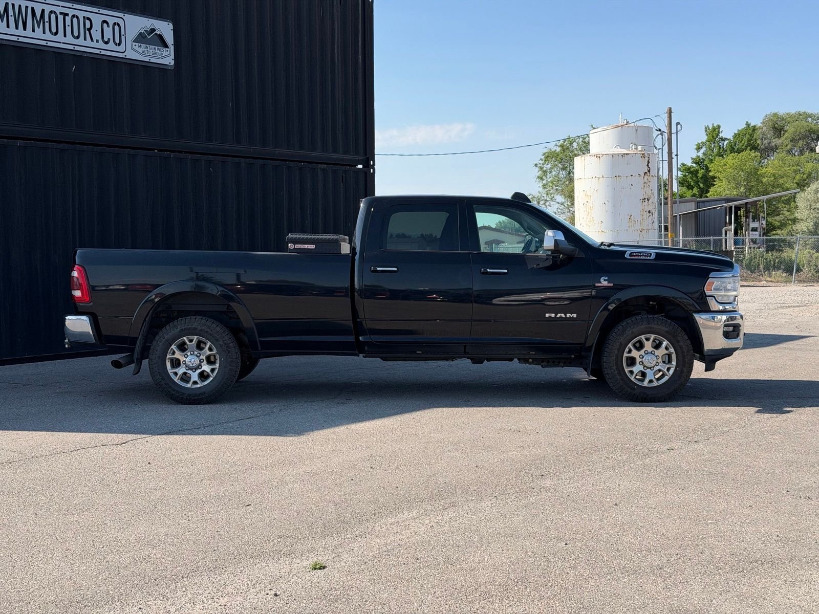 Used 2020 Diamond Black Ram Laramie image 4