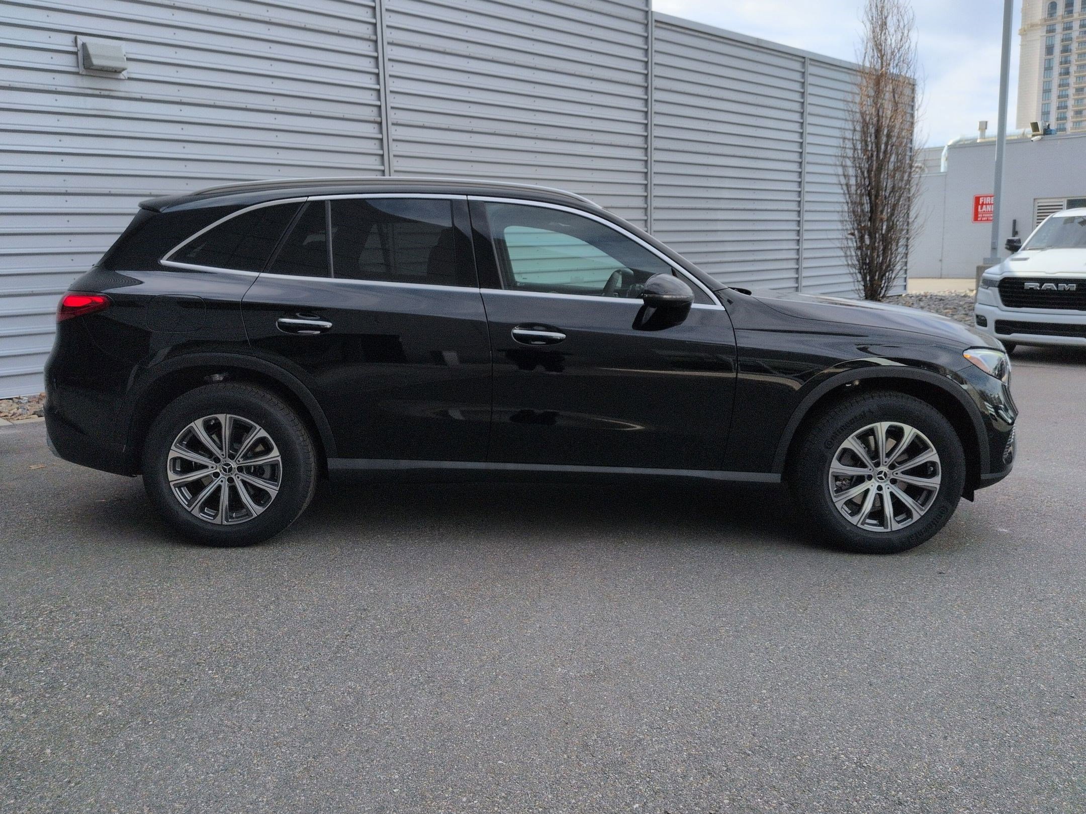 New 2026 Black Mercedes-Benz GLC 300 image 2