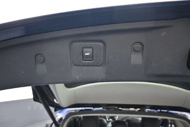 Used 2020 Deep Blue Pearl Nissan SL image 7