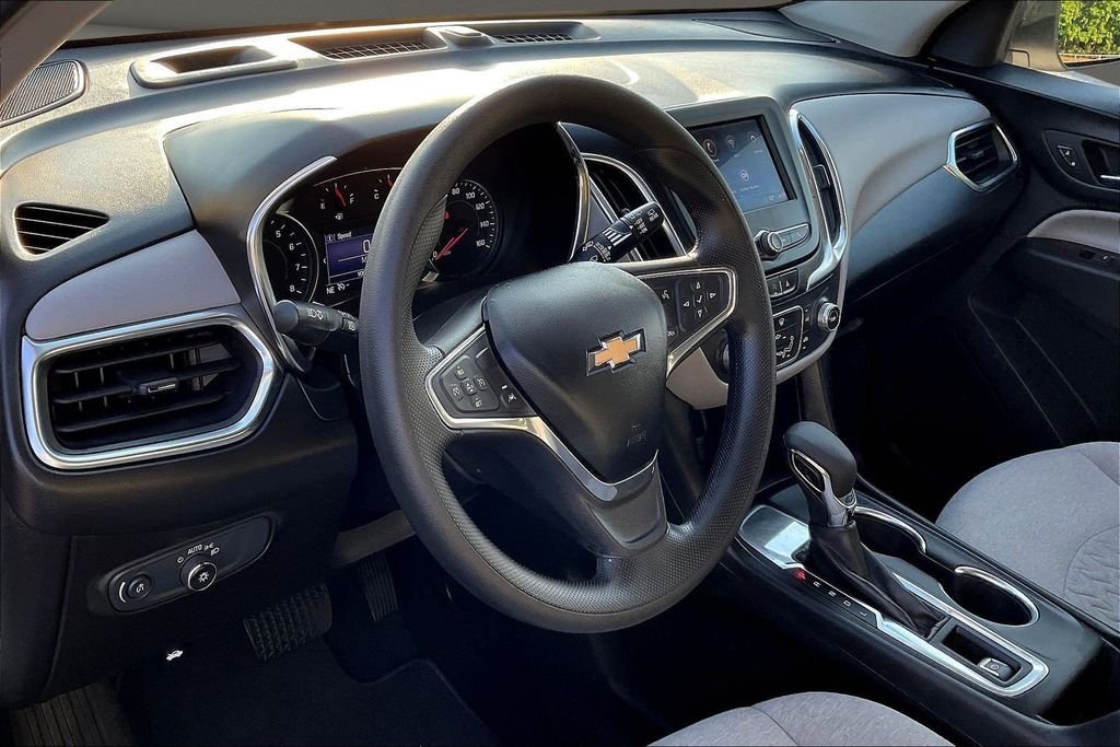 Used 2022 White Chevrolet LS image 21