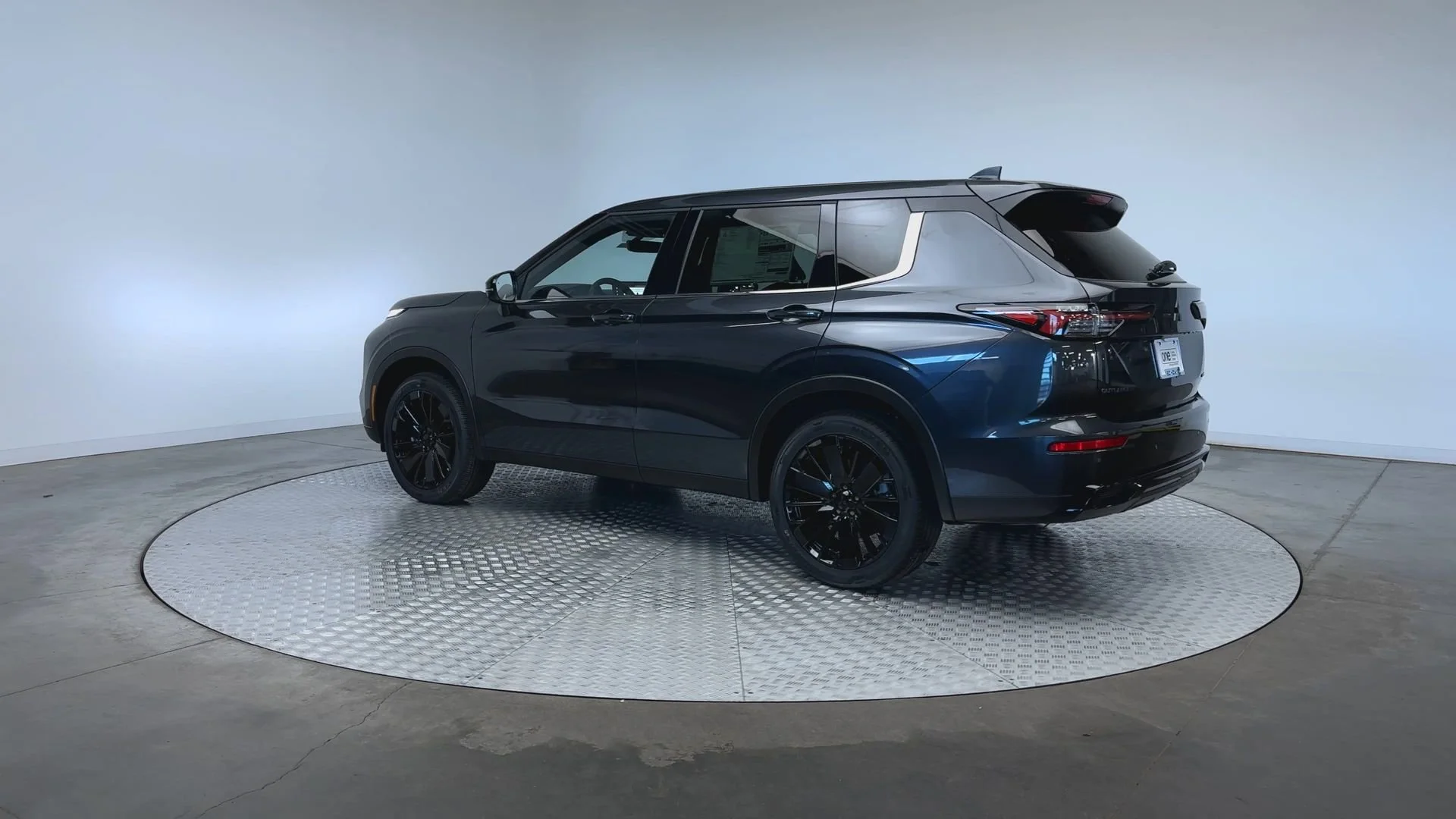 New 2026 Graphite Gray Mitsubishi LE 1.5T S-AWC image 6