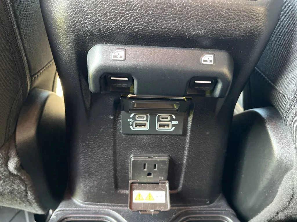 Used 2020 Black Jeep Sport image 32