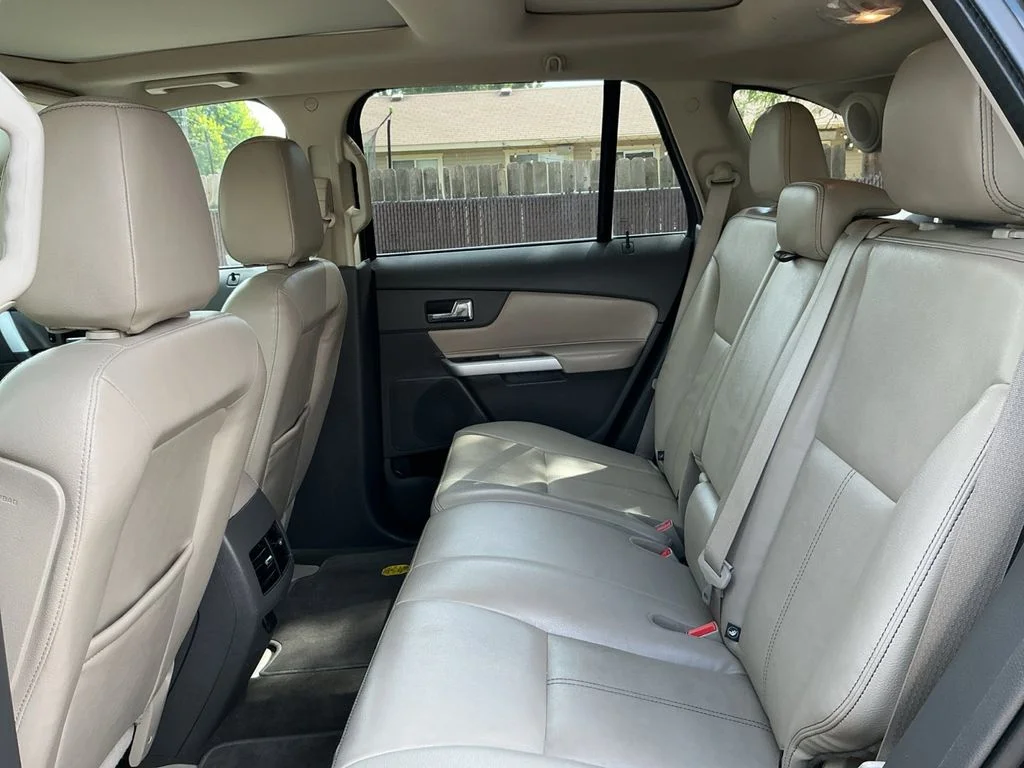 Used 2014 Black Ford Limited image 22