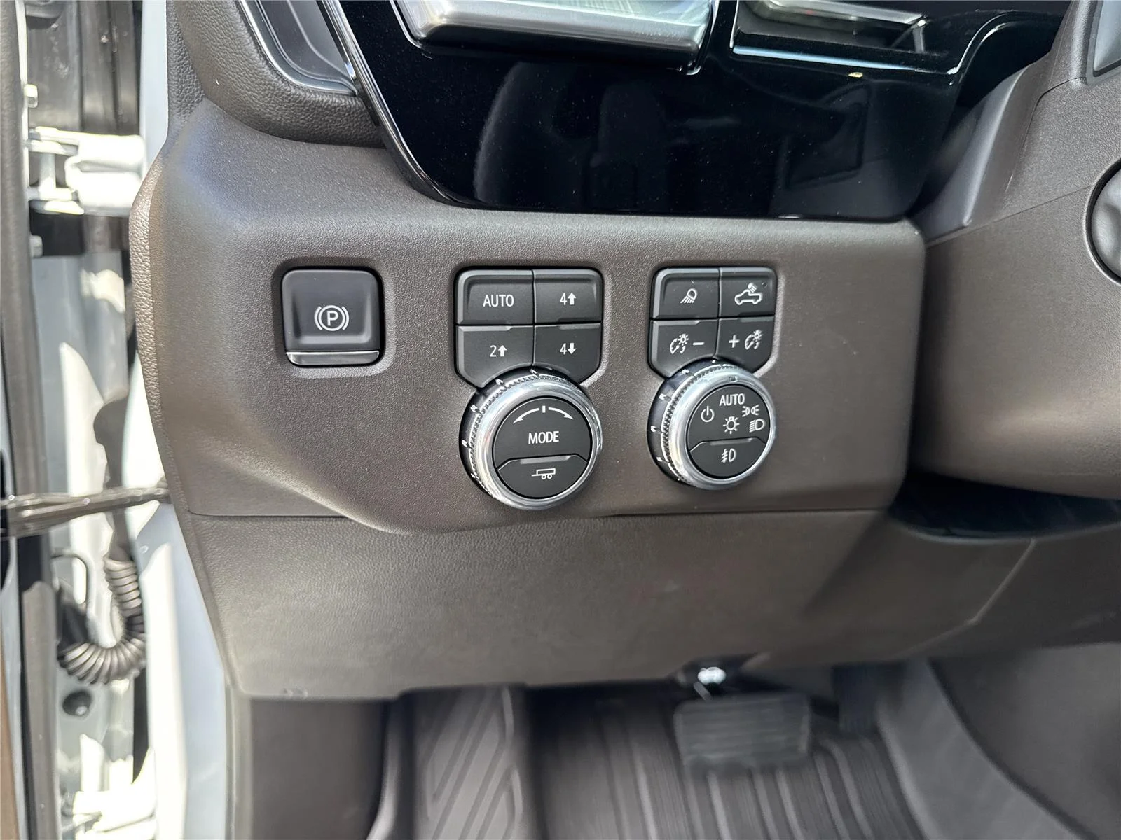 New 2026 Summit White GMC SLT image 21