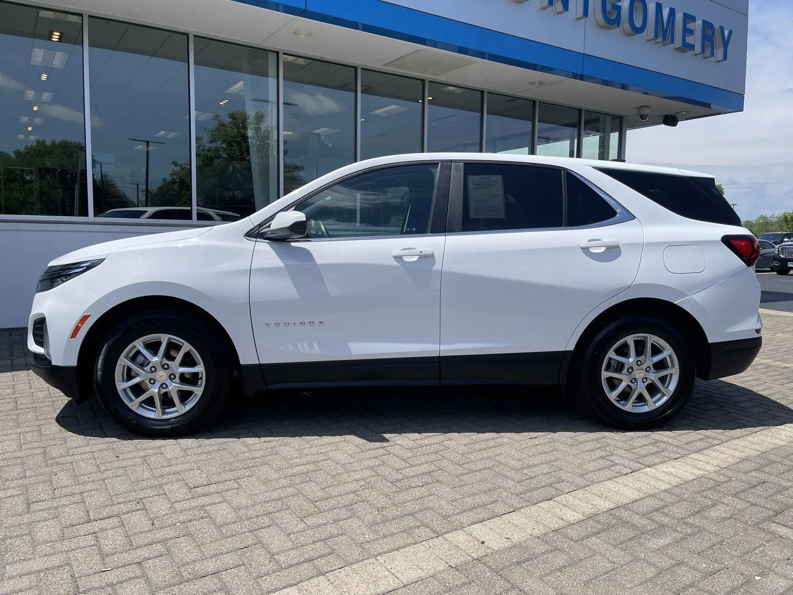 Used 2024 Summit White Chevrolet LT image 2