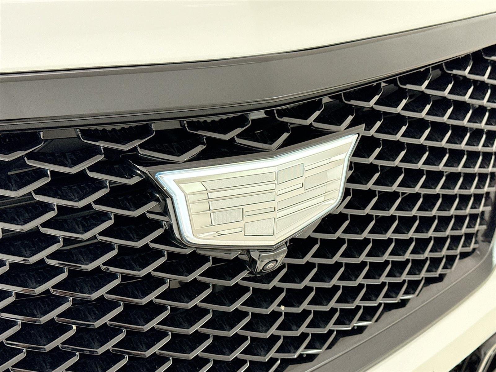 Used 2025 Crystal White Tricoat Cadillac AWD V-Series | Rear TVs | Super Cruise image 39