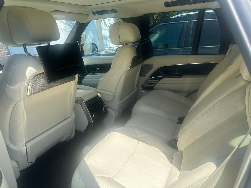 Used 2023 Silver Land Rover Autobiography image 8